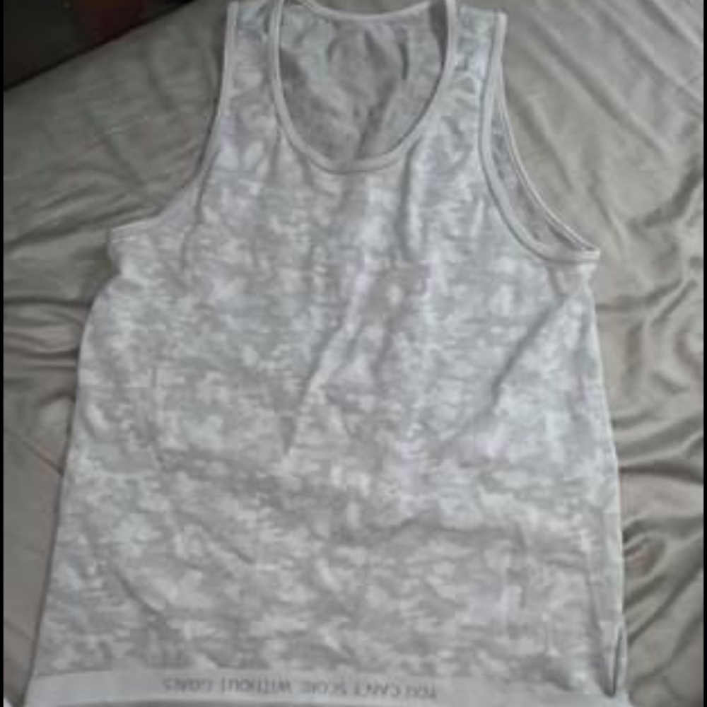 Medium men’s lululemon tank top